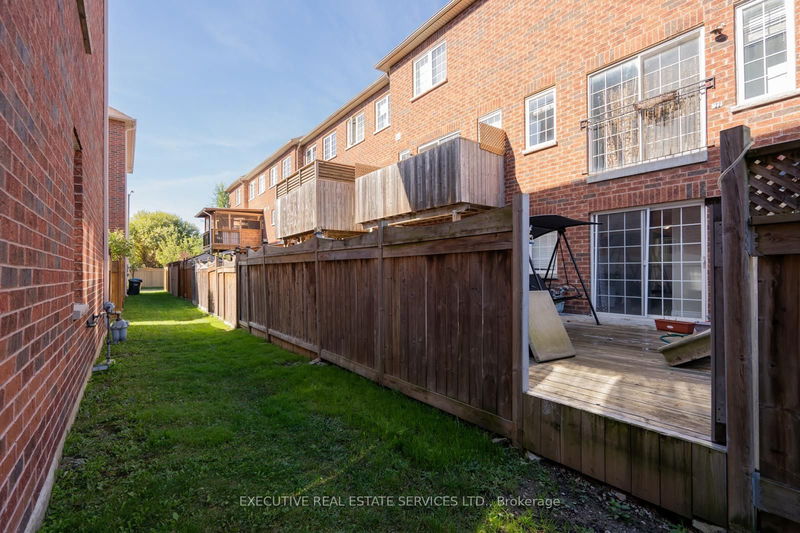 27 Denison Ave W Brampton, L6X 0H2 | Image 28