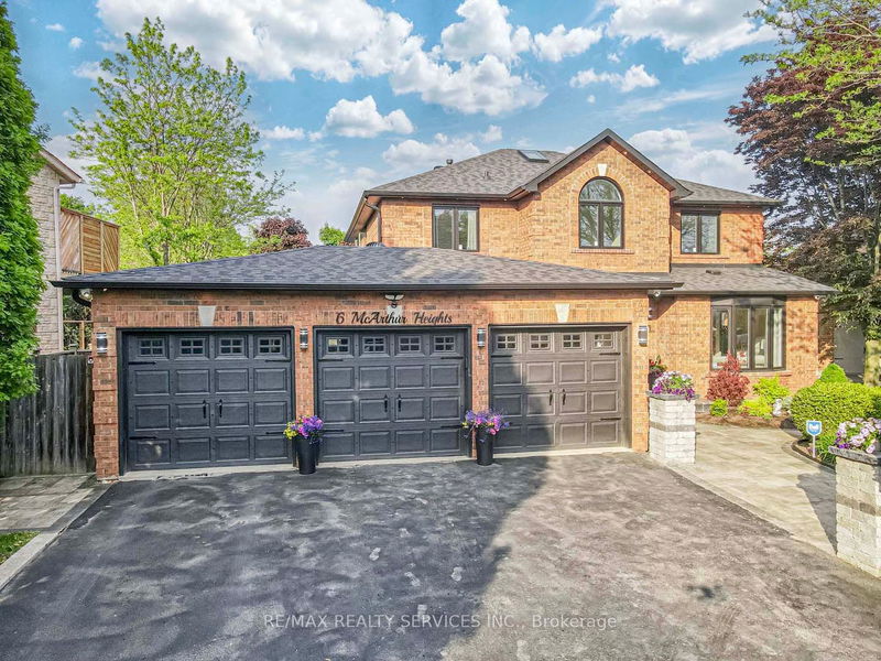 6 McArthur Hts  Brampton, L6Z 3N3 | Image 2