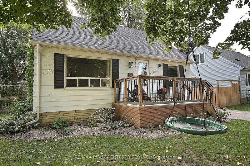 25 Rogers Rd  Brampton, L6X 1L7 | Image 1