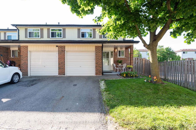 32 Vodden Crt  Brampton, L6V 2V7 | Image 1