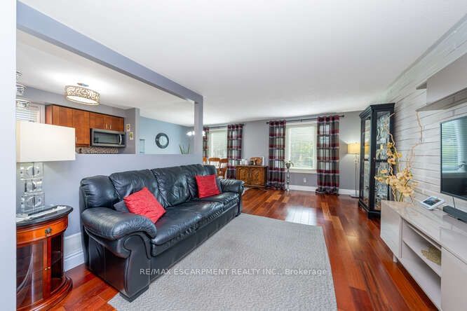 1523 Rusholme Cres  Burlington, L7M 1M4 | Image 11