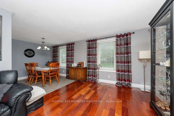 1523 Rusholme Cres  Burlington, L7M 1M4 | Image 13