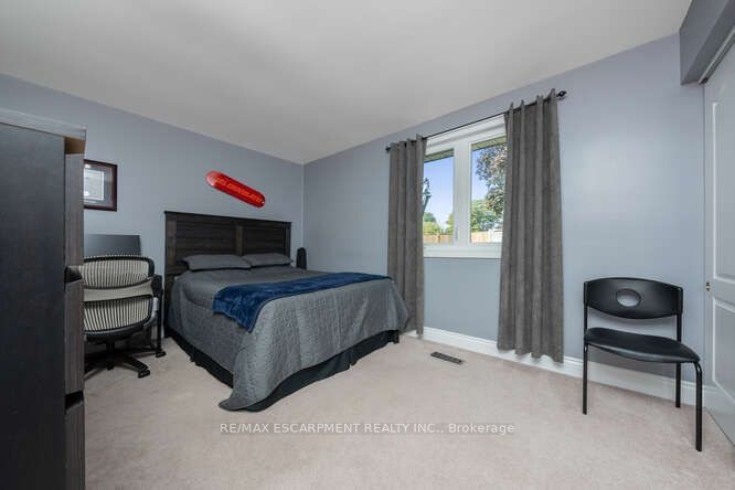 1523 Rusholme Cres  Burlington, L7M 1M4 | Image 17