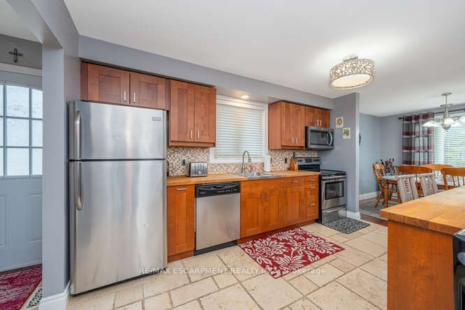 1523 Rusholme Cres  Burlington, L7M 1M4 | Image 5