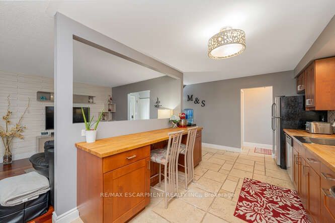 1523 Rusholme Cres  Burlington, L7M 1M4 | Image 7