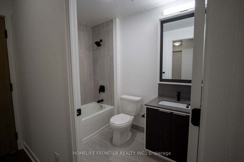  211 - 36 Zorra St  Toronto, M8Z 4Z7 | Image 4