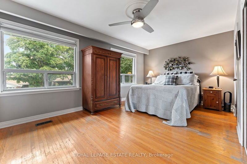 44 Ashmount Cres  Toronto, M9R 1C7 | Image 21