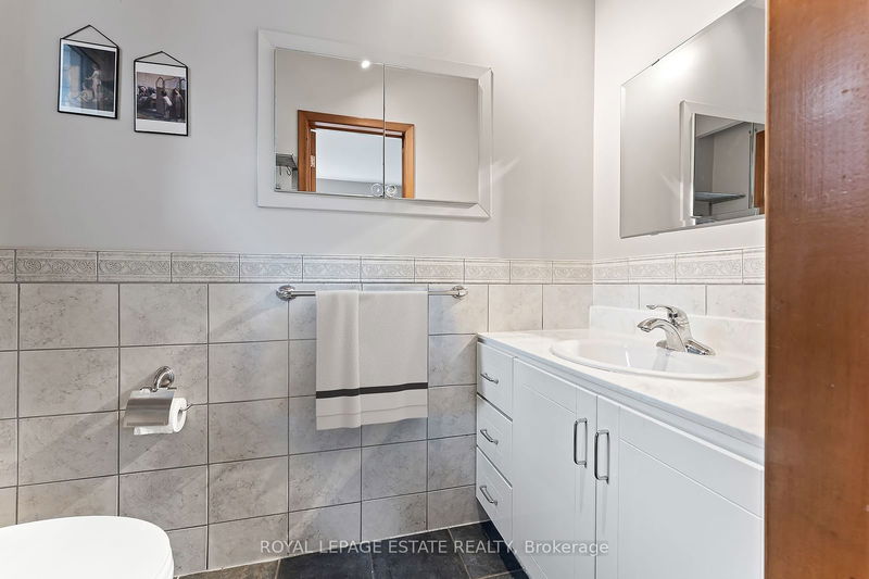 44 Ashmount Cres  Toronto, M9R 1C7 | Image 24