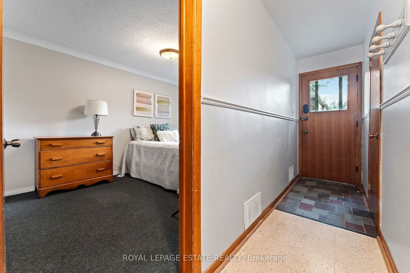 44 Ashmount Cres  Toronto, M9R 1C7 | Image 29