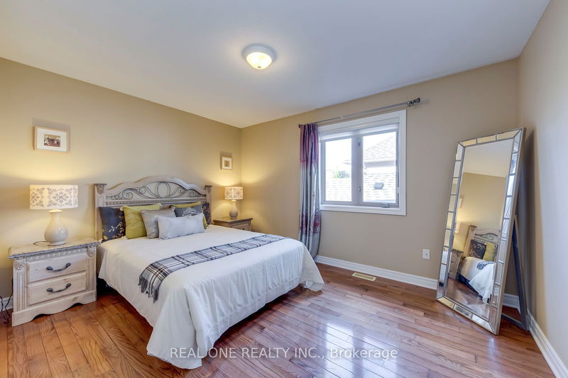 1033 Kestell Blvd  Oakville, L6H 7L7 | Image 28