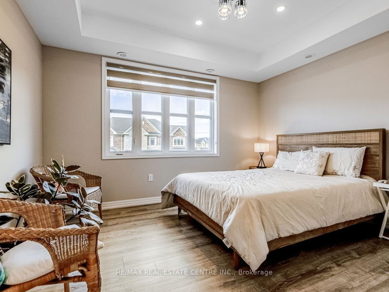 128 Burnhamthorpe Rd W Oakville, L6H 0X9 | Image 24