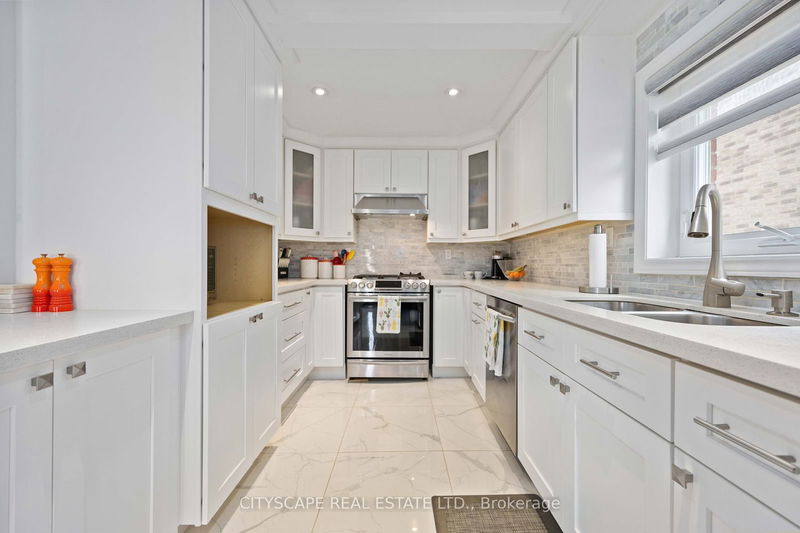 39 Bentworth Ave  Toronto, M6A 1P1 | Image 9