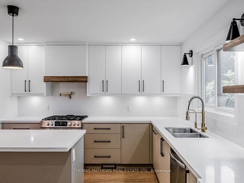 3135 Michael Cres  Burlington, L7M 1V3 | Image 12