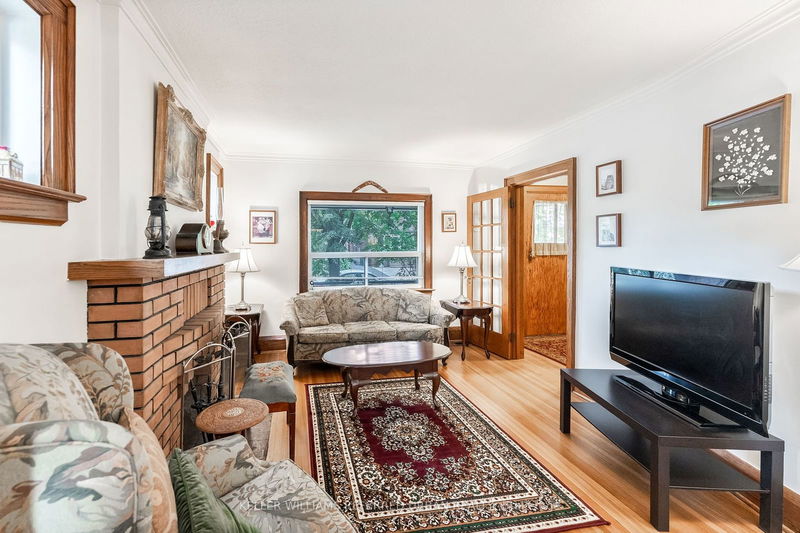 31 Deforest Rd  Toronto, M6S 1H8 | Image 5