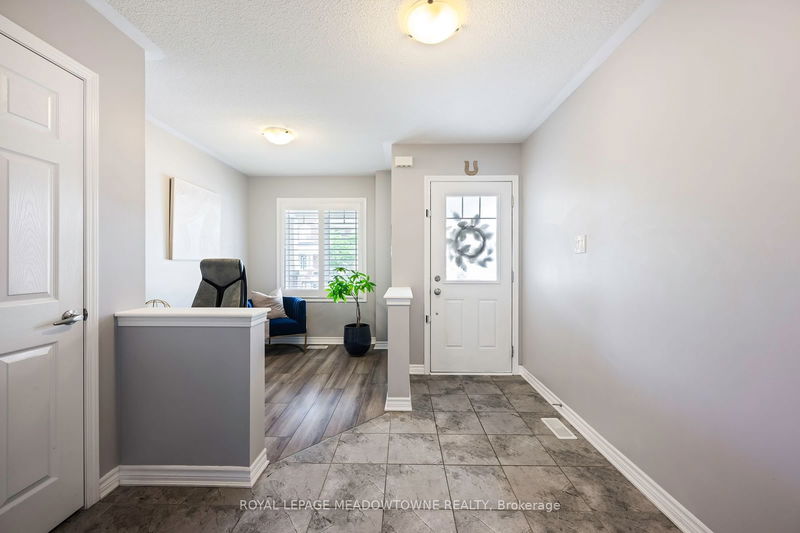 104 Stedford Cres  Brampton, L7A 4P7 | Image 12