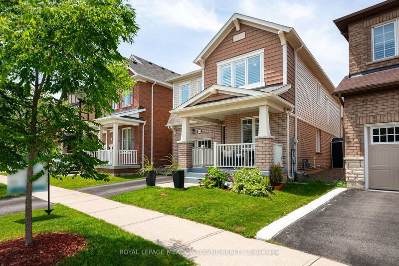 104 Stedford Cres  Brampton, L7A 4P7 | Image 3