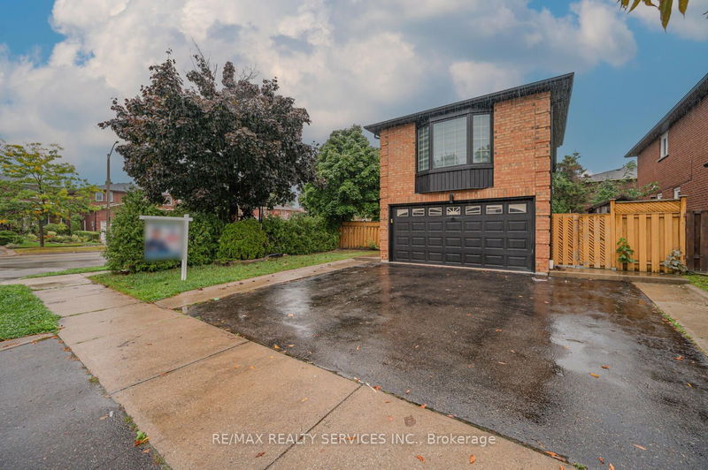 41 Cashel St  Brampton, L6Z 2Y8 | Image 2