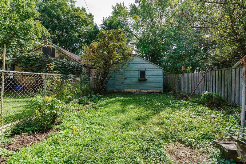 21 Galley Ave  Toronto, M6R 1G9 | Image 24