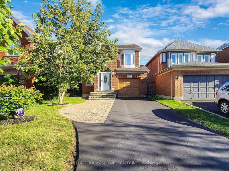 2555 Strathmore Cres  Mississauga, L5M 5L1 | Image 2