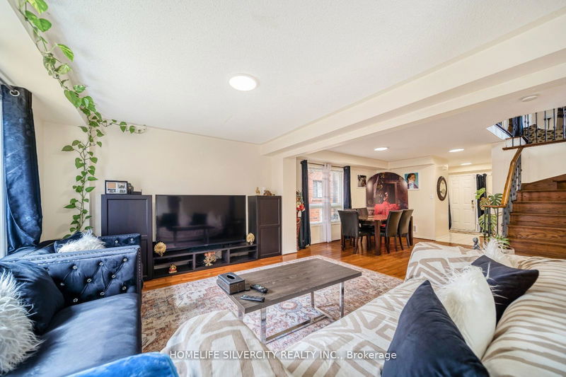 12 Hackmore Gate  Brampton, L7A 1R6 | Image 13