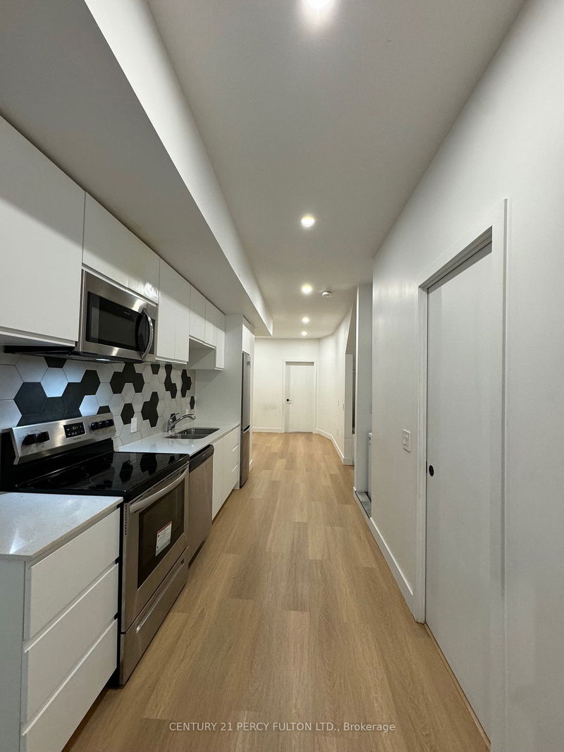 home for lease on Main Fl-890 Ossington Avenue