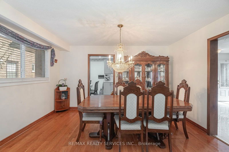 20 Pepperwood Pl  Brampton, L6S 3R9 | Image 10