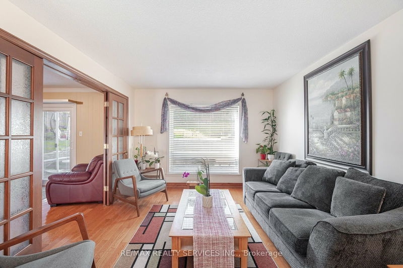 20 Pepperwood Pl  Brampton, L6S 3R9 | Image 12