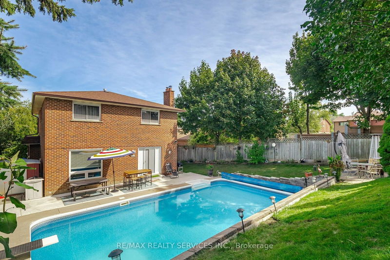 20 Pepperwood Pl  Brampton, L6S 3R9 | Image 32