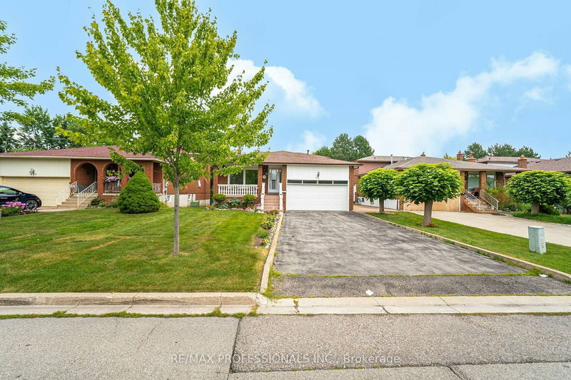 38 Leander St  Brampton, L6S 3M6 | Image 3