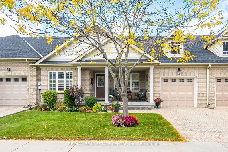 4 Calliandra Tr  Brampton, L6R 0S3 | Image 1