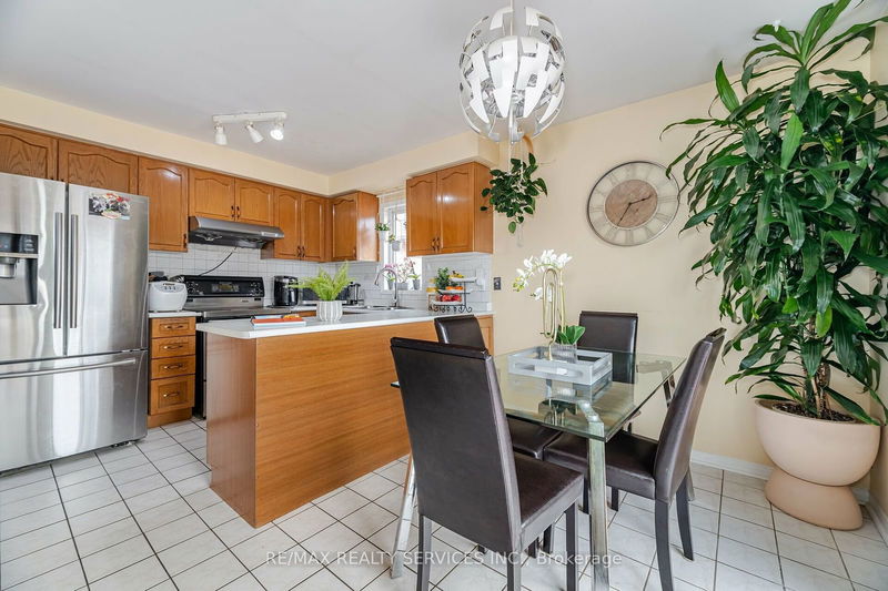 11 Arjay Tr  Brampton, L6X 4L9 | Image 3