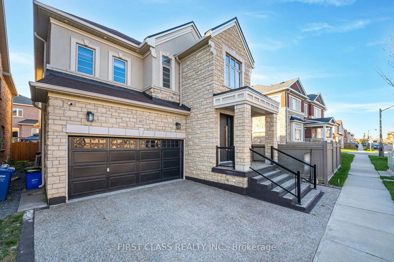 447 George Ryan Ave  Oakville, L6H 0S3 | Image 2