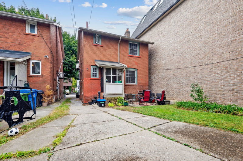 21 Methuen Ave  Toronto, M6S 1Z7 | Image 37