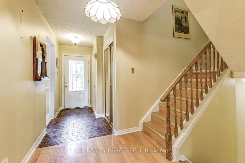 28 Parkside Dr  Brampton, L6Y 2G9 | Image 5