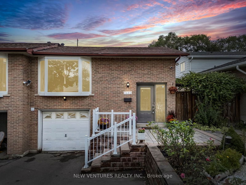 3692 Ellengale Dr  Mississauga, L5C 1Z7 | Image 1