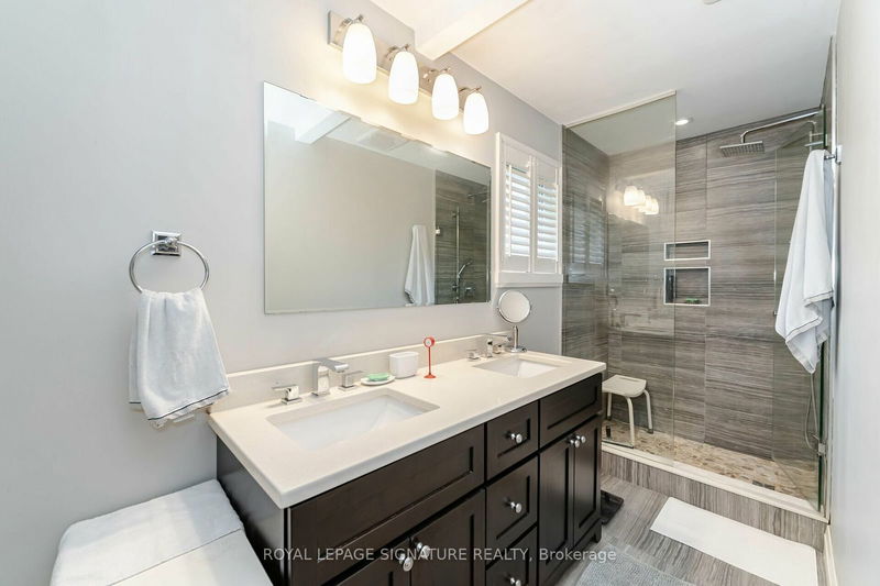 2497 Wyatt St  Oakville, L6L 2M7 | Image 18