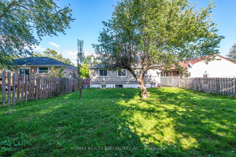 7132 Honeysuckle Ave  Mississauga, L4T 2R2 | Image 32