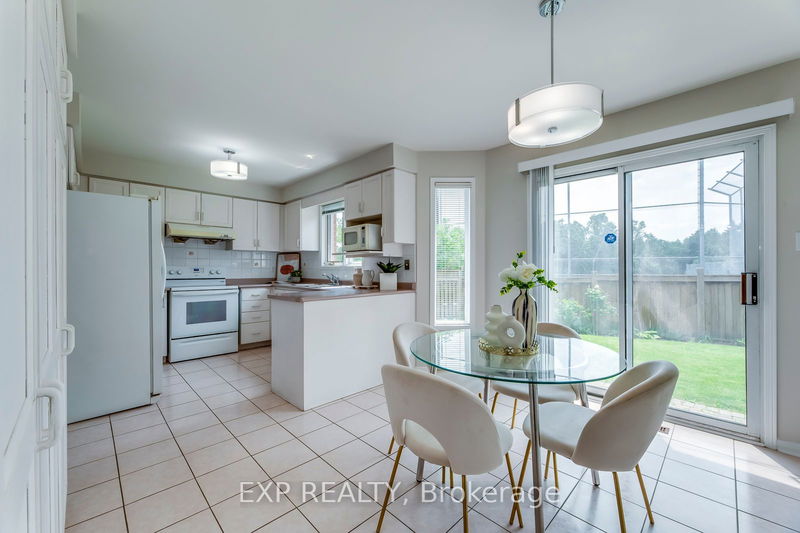 4208 Sagebrush Tr  Mississauga, L5C 4S1 | Image 12