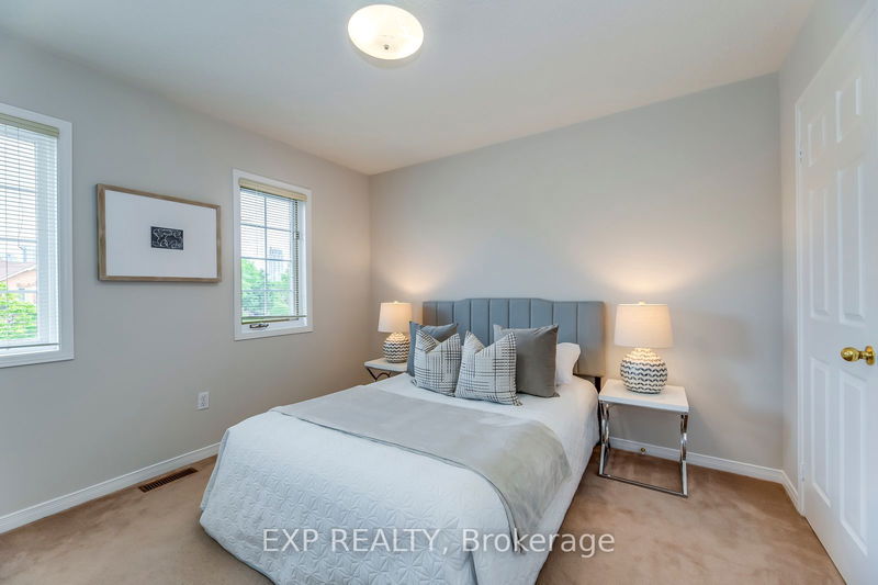 4208 Sagebrush Tr  Mississauga, L5C 4S1 | Image 21