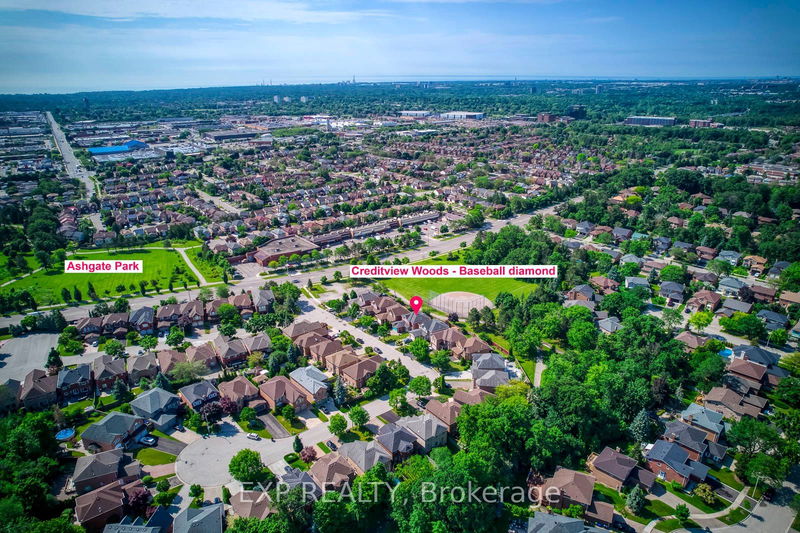 4208 Sagebrush Tr  Mississauga, L5C 4S1 | Image 33