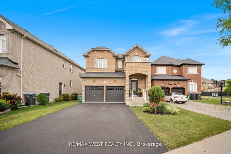 4 Dilworth Chse  Brampton, L4H 1L2 | Image 1