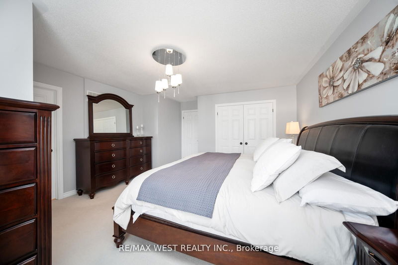 4 Dilworth Chse  Brampton, L4H 1L2 | Image 17