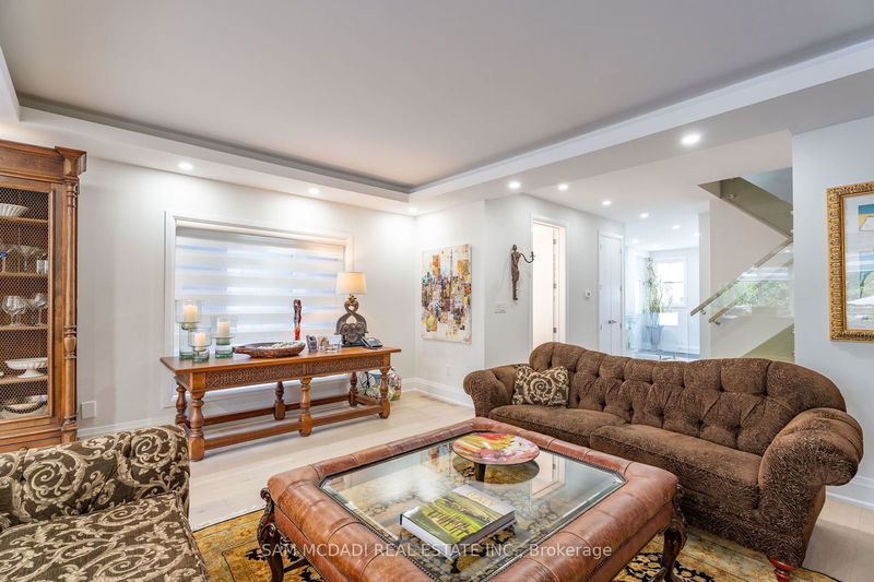 11A Maple Ave N Mississauga, L5H 2R9 | Image 3