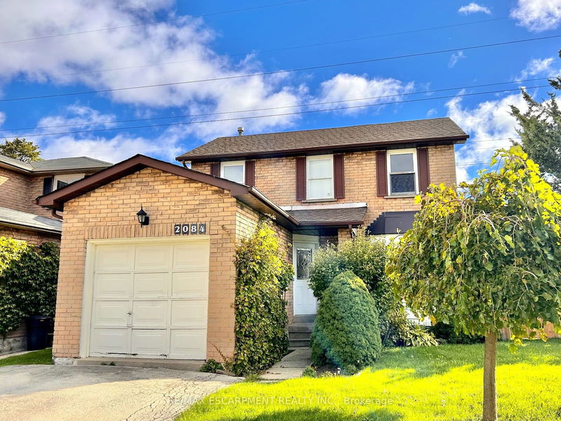 2084 Hunt Cres  Burlington, L7M 2N9 | Image 1