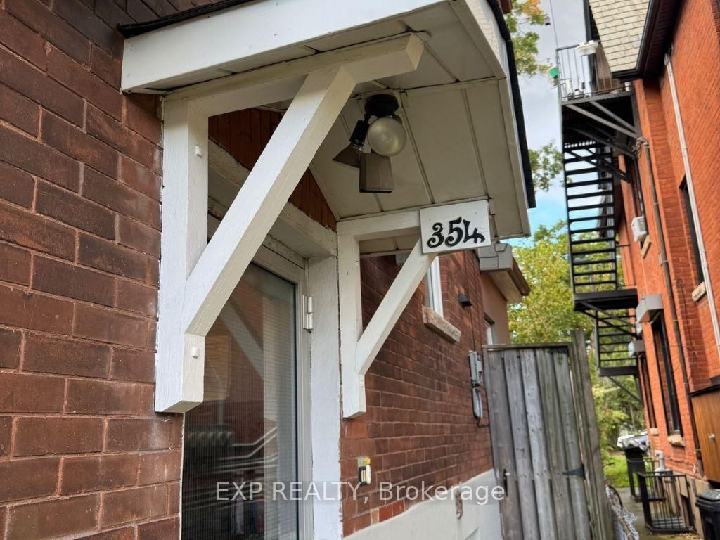 Building at 354 Annette Street, Toronto, High Park North