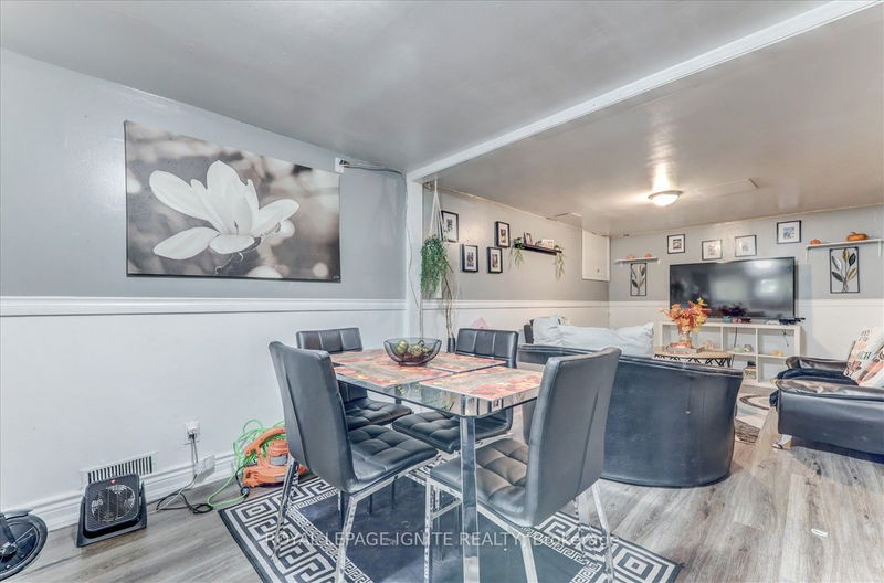 43 Faulkner Cres  Toronto, M9M 2B9 | Image 26