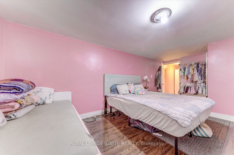 43 Faulkner Cres  Toronto, M9M 2B9 | Image 33