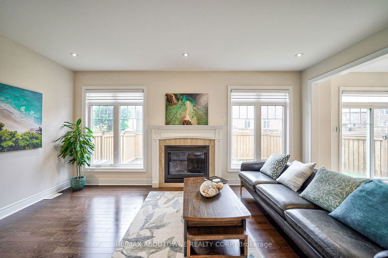 211 Sixteen Mile Dr  Oakville, L6M 0T8 | Image 12