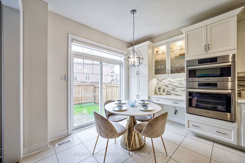 211 Sixteen Mile Dr  Oakville, L6M 0T8 | Image 6