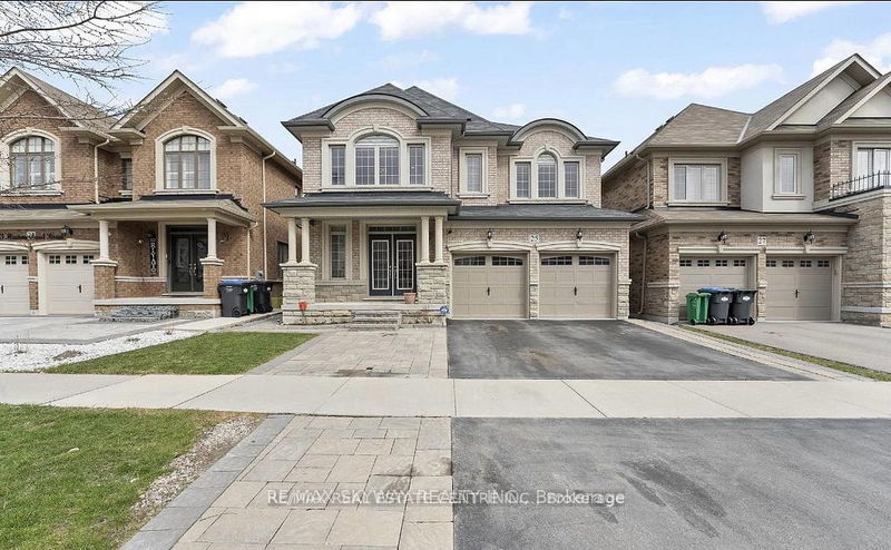 25 Hammerhead Rd  Brampton, L7A 0G4 | Image 1